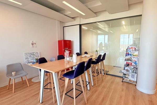 Bureaux neufs et très lumineux - Nombreux services de qualité - RER A au pied de l'immeuble - Green Office