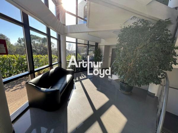 Bureaux à louer 120 m² cloisonnés et climatisés bon standing - Valbonne