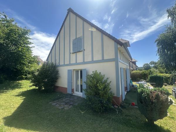 Maison
         6 pièces
        - 110 m² 425 000 € *