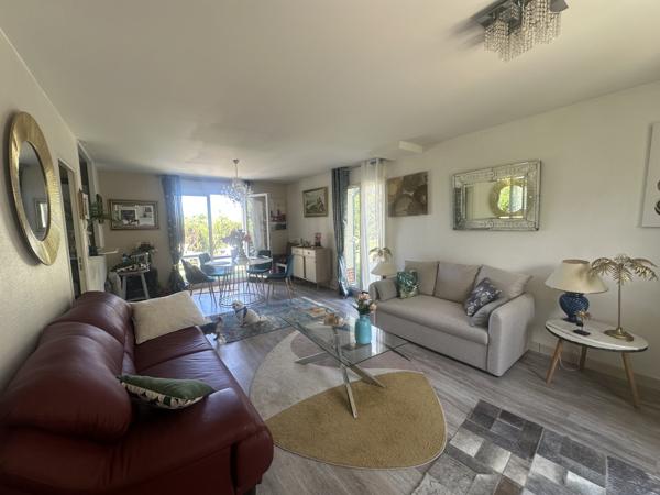 Maison
         6 pièces
        - 110 m² 425 000 € *