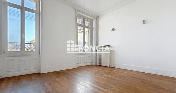 À vendre Maison 8 pièces 138 m² - Flers 61100
