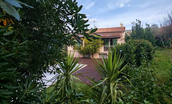 Magnifique Maison 150m²s/1230m² ter + Pkg et Garage double