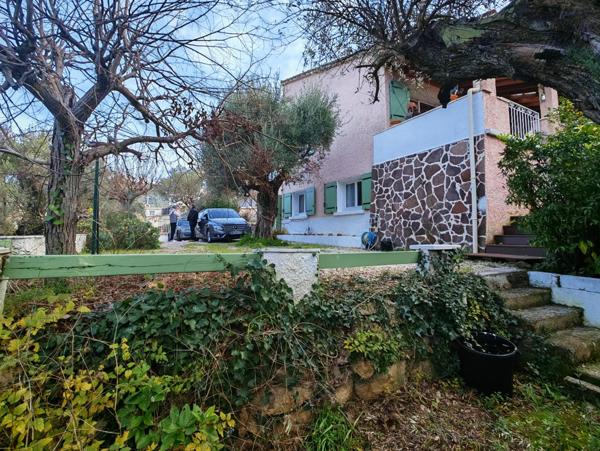 Magnifique Maison 150m²s/1230m² ter + Pkg et Garage double