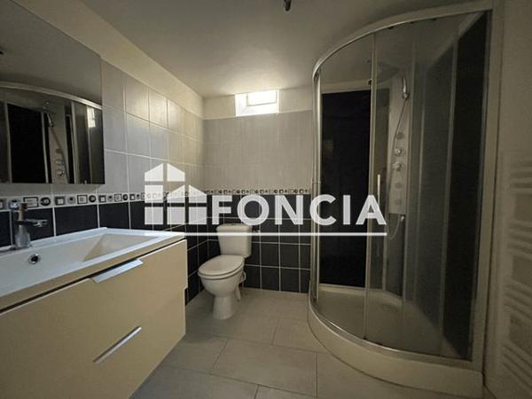 Location Appartement 2 pièces 40.1 m² - 12 RUE ERNEST RENAN Marseille 13005