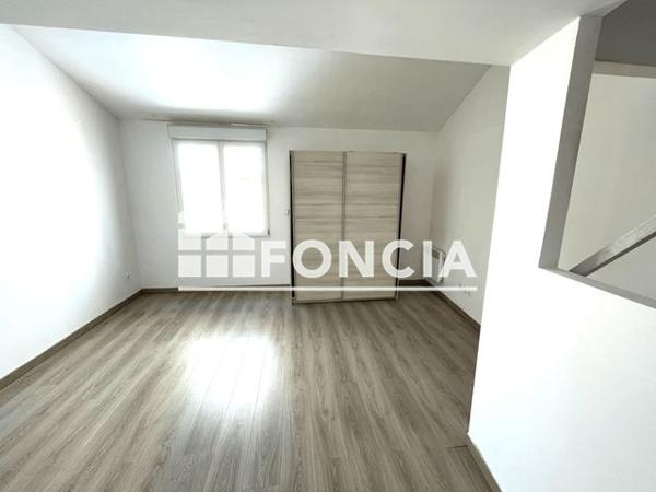 Location Appartement 2 pièces 40.1 m² - 12 RUE ERNEST RENAN Marseille 13005