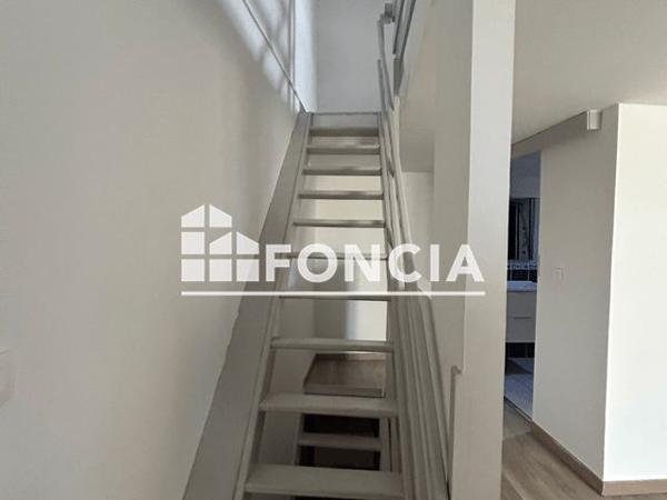 Location Appartement 2 pièces 40.1 m² - 12 RUE ERNEST RENAN Marseille 13005