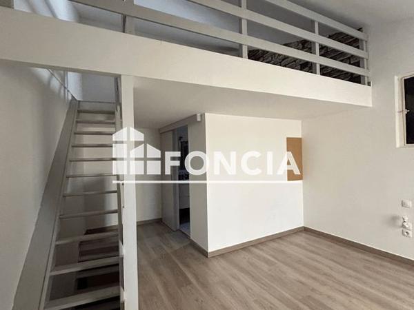 Location Appartement 2 pièces 40.1 m² - 12 RUE ERNEST RENAN Marseille 13005