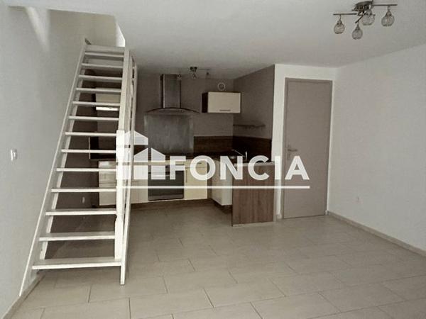 Location Appartement 2 pièces 40.1 m² - 12 RUE ERNEST RENAN Marseille 13005