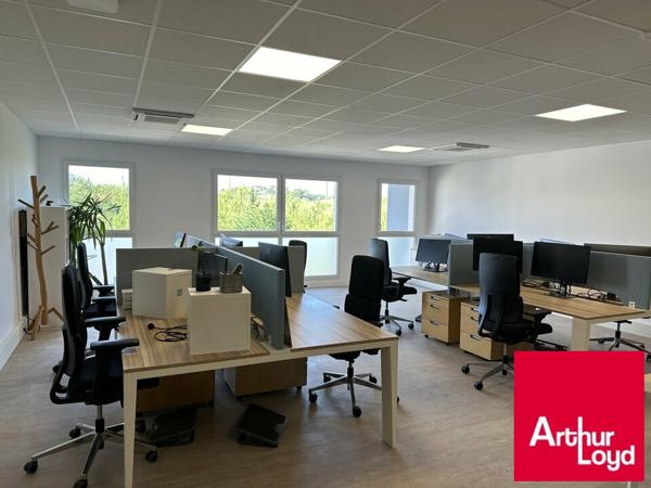 Saint-Jean-de-Luz A LOUER BUREAU 76 M² PROCHE AUTOROUTE !!