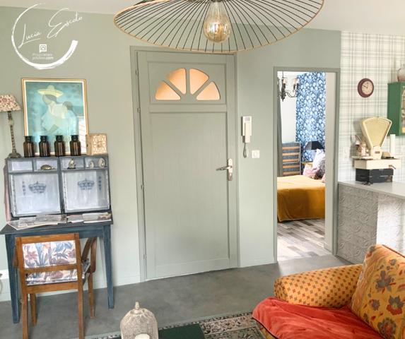MONTLUÇON IMMEUBLE DE RAPPORT 3 APPARTEMENTS MEUBLÉS  AIRBNB EN ACTIVITÉ