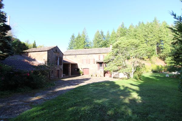 Saint-Juéry (12550) Propriété de 226 m² avec piscine, dépendances et grand terrain arboré