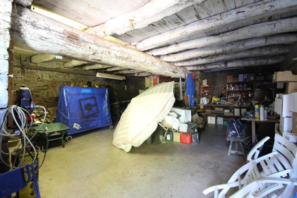 Saint-Juéry (12550) Propriété de 226 m² avec piscine, dépendances et grand terrain arboré