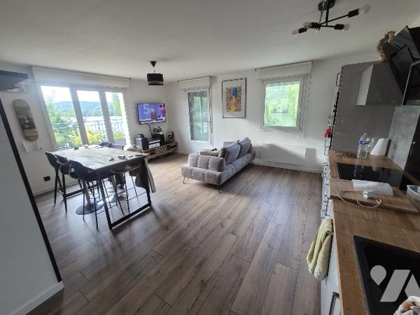A vendre, appartement T3 dans un secteur calme et avec vue sur la Seine !