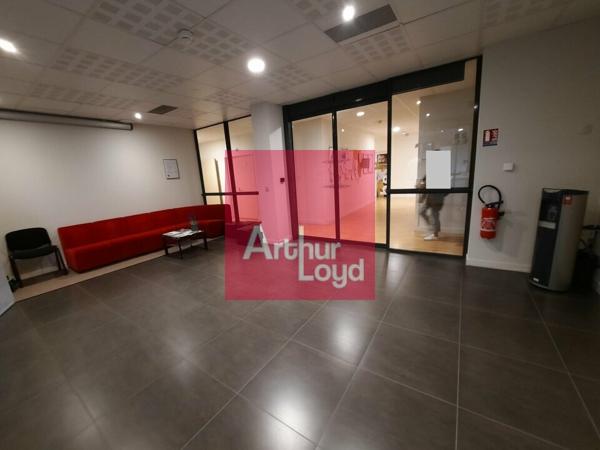 CLERMONT -FERRAND SECTEUR ESTAING CHU A VENDRE BUREAUX 3209 M² - 85 PLACES DE PARKING