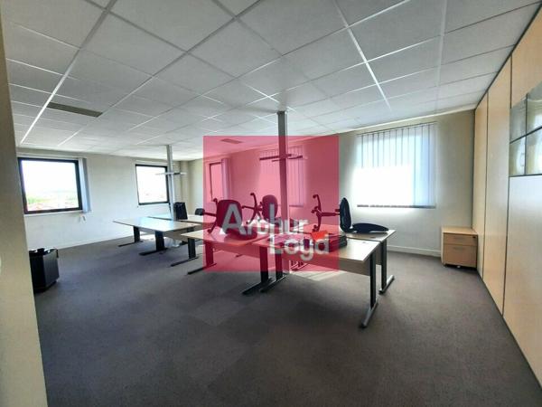 CLERMONT -FERRAND SECTEUR ESTAING CHU A VENDRE BUREAUX 3209 M² - 85 PLACES DE PARKING