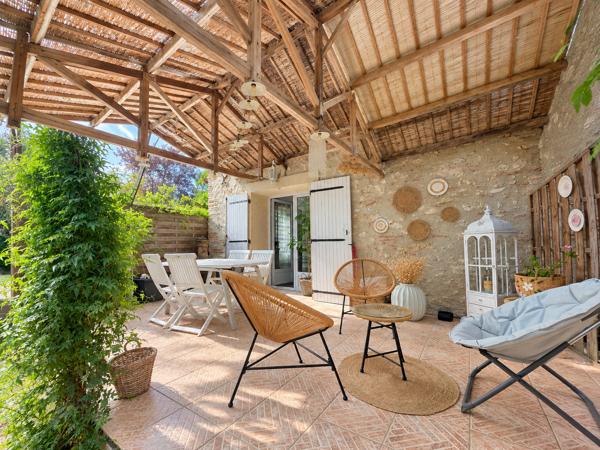 Maison
         24 pièces
        - 1059 m² Exclusivité 1 150 000 € *