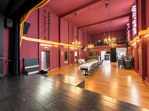 Maison
         24 pièces
        - 1059 m² Exclusivité 1 150 000 € *