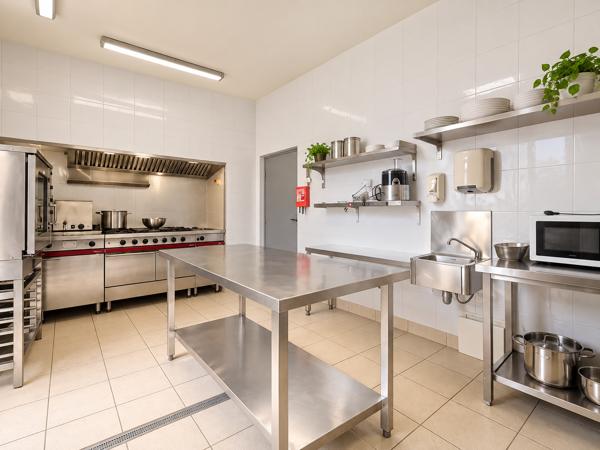 Maison
         24 pièces
        - 1059 m² Exclusivité 1 150 000 € *