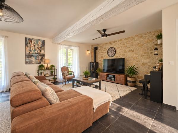 Maison
         24 pièces
        - 1059 m² Exclusivité 1 150 000 € *