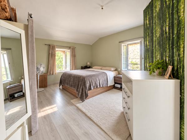 Maison
         24 pièces
        - 1059 m² Exclusivité 1 150 000 € *