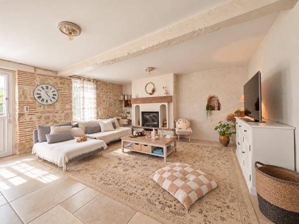 Maison
         24 pièces
        - 1059 m² Exclusivité 1 150 000 € *