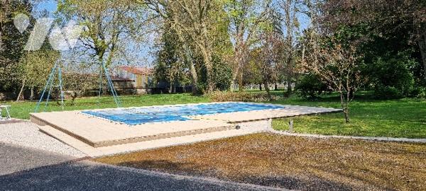 Maison de caractère + studio indépendant étang grand terrain et piscine chauffée proche commodités
