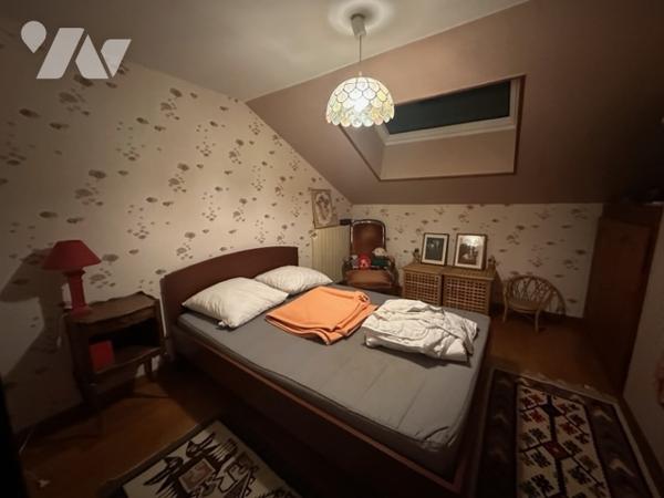 Maison de caractère + studio indépendant étang grand terrain et piscine chauffée proche commodités