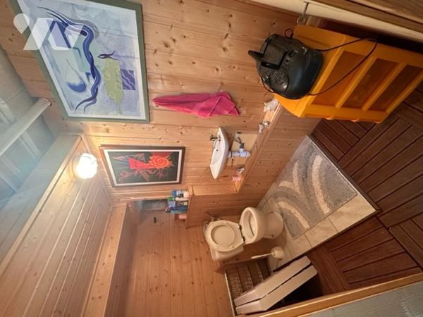 Maison de caractère + studio indépendant étang grand terrain et piscine chauffée proche commodités