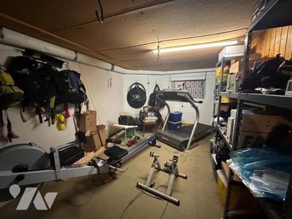 Maison de caractère + studio indépendant étang grand terrain et piscine chauffée proche commodités