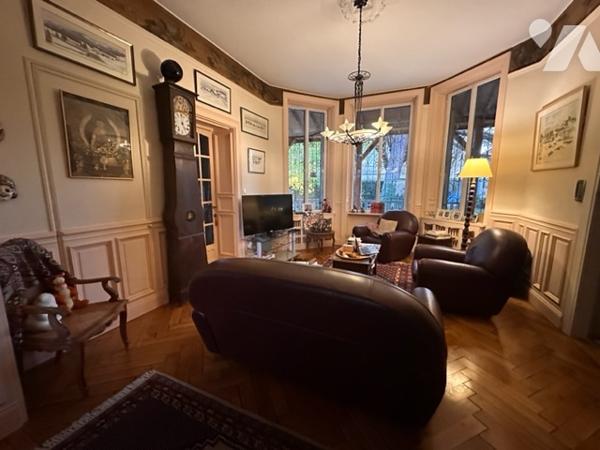 Maison de caractère + studio indépendant étang grand terrain et piscine chauffée proche commodités