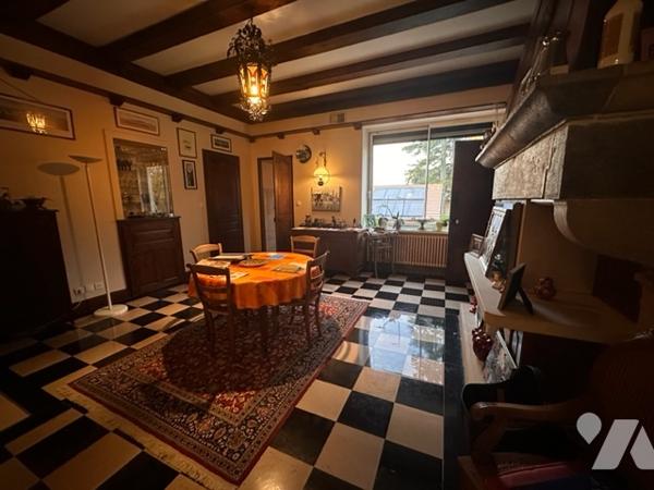 Maison de caractère + studio indépendant étang grand terrain et piscine chauffée proche commodités