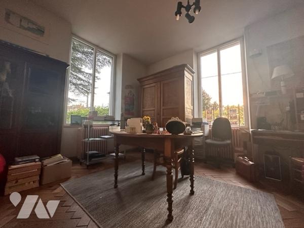 Maison de caractère + studio indépendant étang grand terrain et piscine chauffée proche commodités