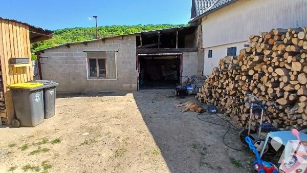A VENDRE A LIOMER maison de 96 m² à finir de rénover
