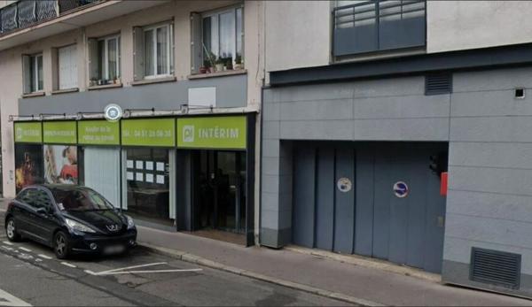 Stationnement à louer  •  14 m2 Lyon 7