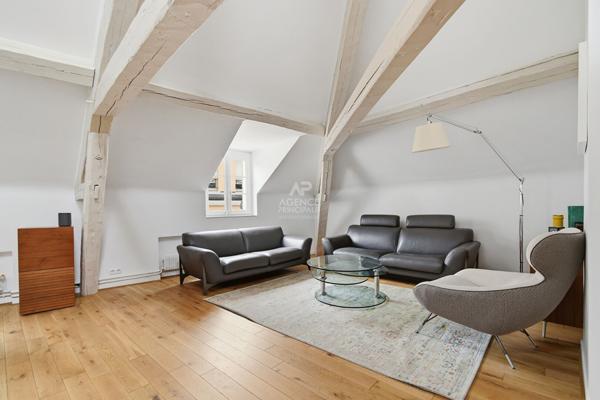 Appartement Saint Germain En Laye 6 pièces - hyper centre - 120 m2 1 090 000 € **  - Référence  18678
