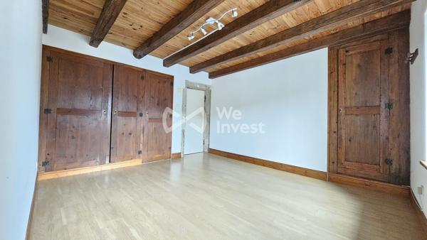 Immeuble, un local commercial et deux appartements
