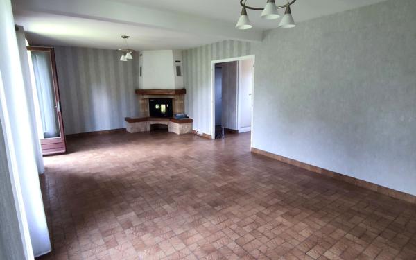 Maison à vendre    7 pièces • 123 m2 Sermiers