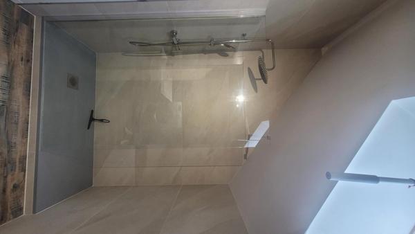 Appartement rénové avec de nombreux atouts.