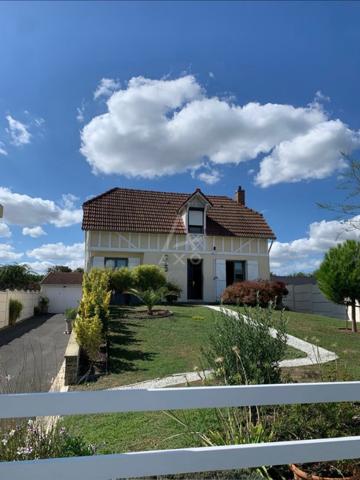 Jolie maison indépendante et économe, beau jardin, sous-sol et dépendance entièrement aménagés, garage et carport