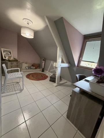 Jolie maison indépendante et économe, beau jardin, sous-sol et dépendance entièrement aménagés, garage et carport