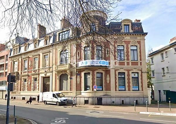 Bureaux à louer à Lille - Espaces de caractère avec parking et excellente accessibilité
