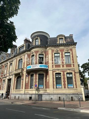 Bureaux à louer à Lille - Espaces de caractère avec parking et excellente accessibilité