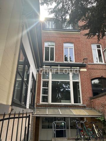 Bureaux à louer à Lille - Espaces de caractère avec parking et excellente accessibilité