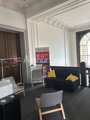 Bureaux à louer à Lille - Espaces de caractère avec parking et excellente accessibilité