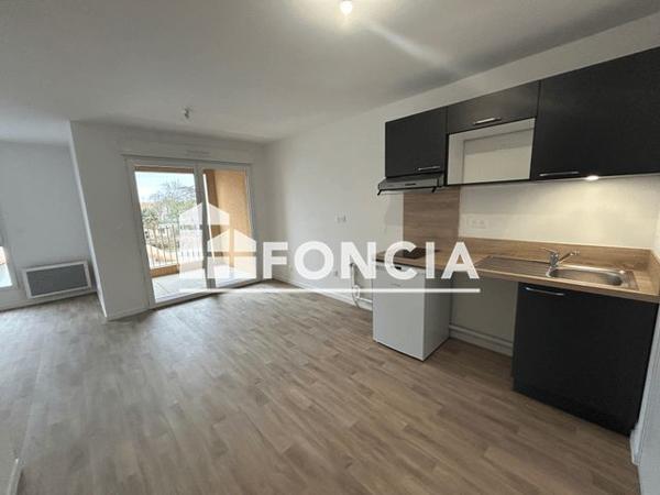 Location Studio 30.2 m² - 16-18 RUE DU COLONEL TAYLOR Montaigu Vendee 85600