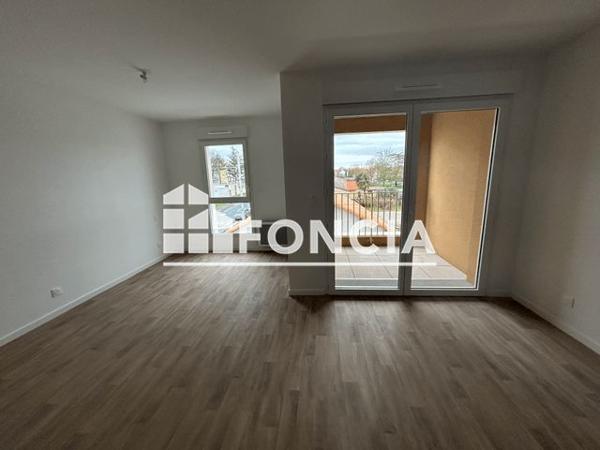 Location Studio 30.2 m² - 16-18 RUE DU COLONEL TAYLOR Montaigu Vendee 85600