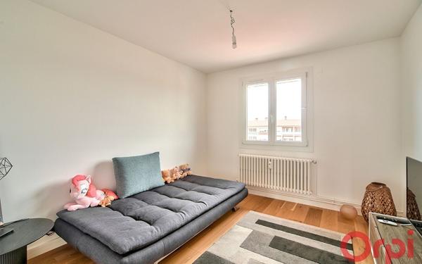 Appartement à vendre    4 pièces • 80,49 m2 Charnay-lès-Mâcon