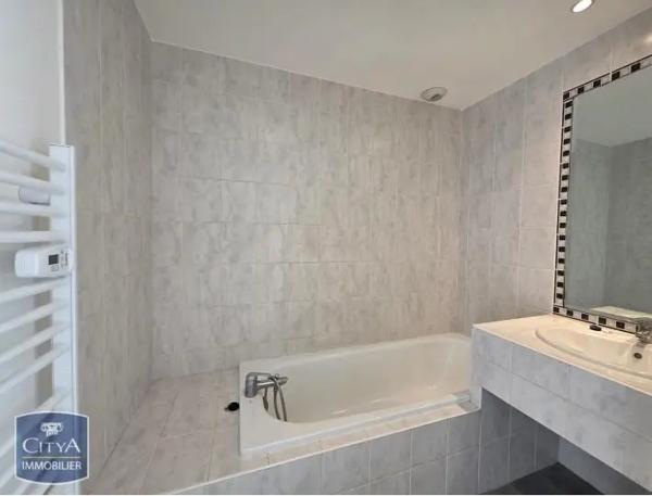 Appartement à louer 2 pièces 49.27m²