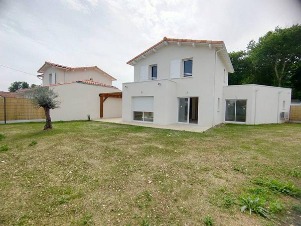 MAISON à SAINT PALAIS SUR MER