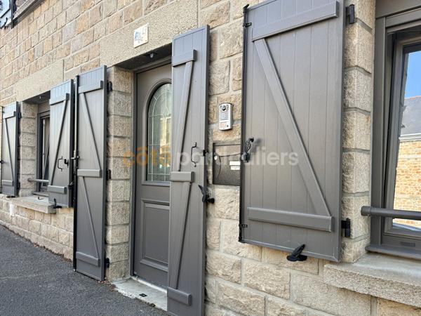 Vente
                Maison131,8 m² - 7 Pièces -
                    Pontorson (50170)